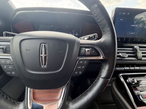 Used 2024 Lincoln Navigator Reserve AWD/4WD image 17