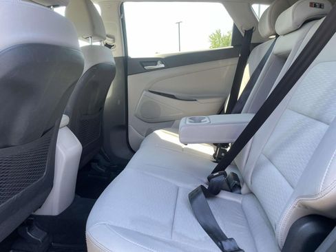 Used 2019 Hyundai Tucson SE FWD image 9