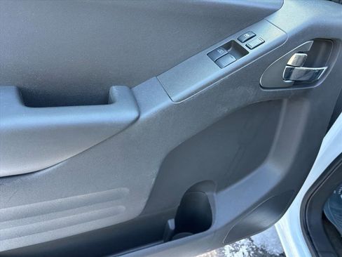 Used 2018 Nissan Frontier SV image 21