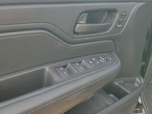 Used 2023 Honda Odyssey EX-L image 16