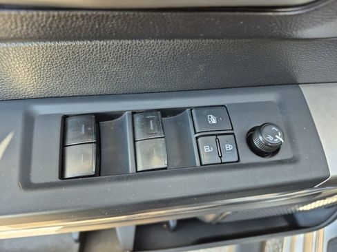 Used 2022 Toyota Tundra SR5 w/ SR5 Premium Package RWD image 15