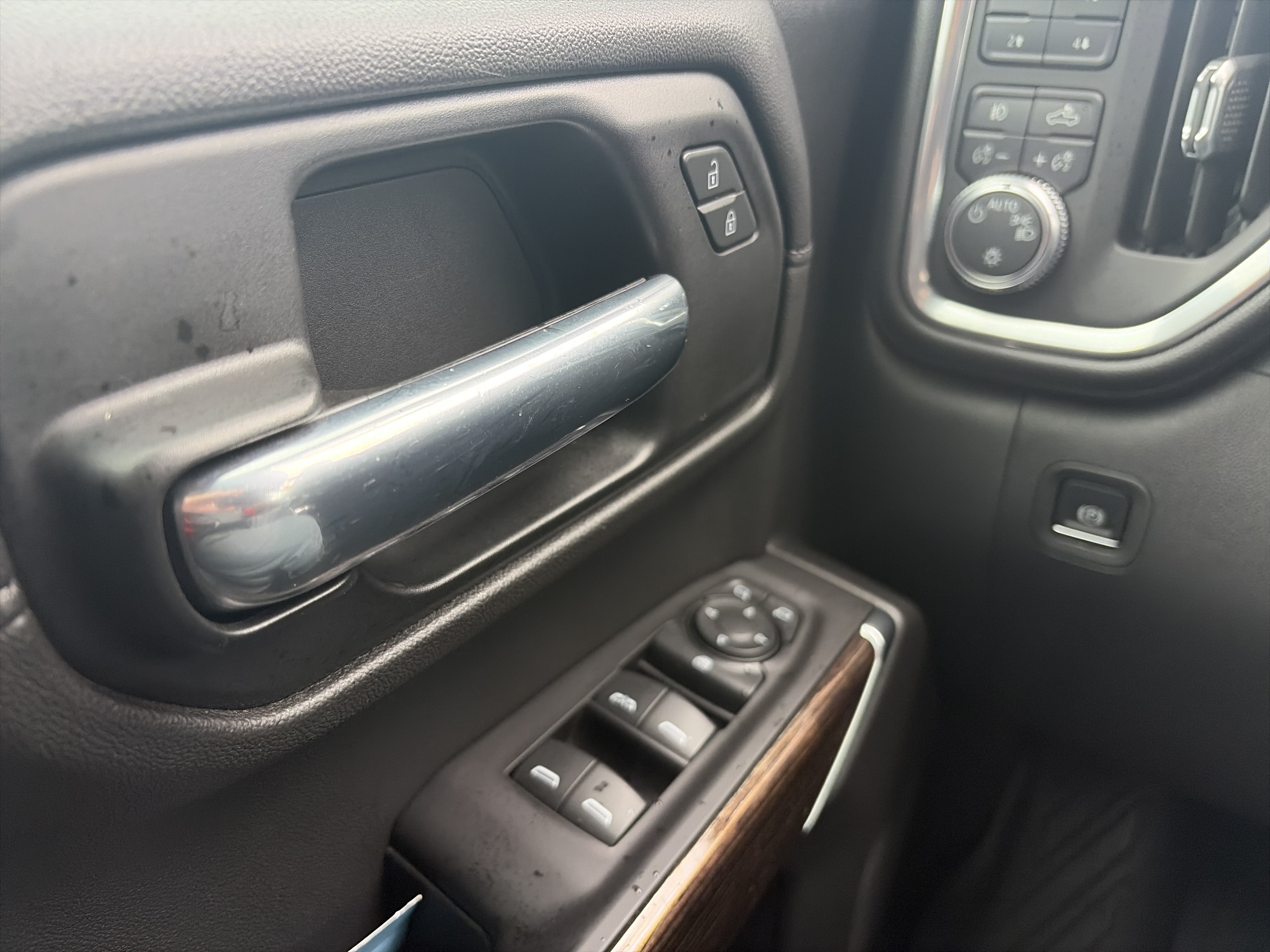Used 2020 GMC Sierra 1500 Elevation w/ Elevation Value Package AWD/4WD image 25