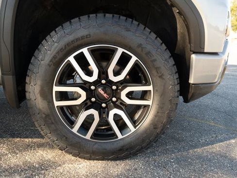 Used 2024 GMC Sierra 1500 AT4 w/ Technology Package image 43