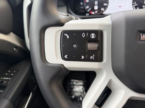 Certified 2026 Land Rover Defender 110 X-Dynamic SE AWD/4WD image 22