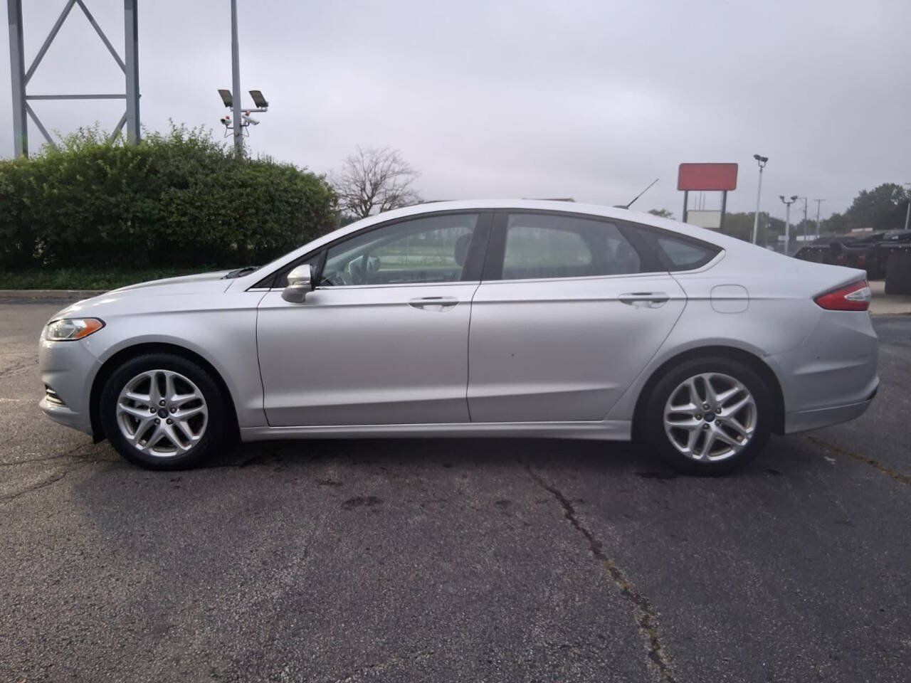 Used 2013 Ford Fusion SE FWD image 5