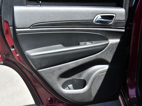 Used 2020 Jeep Grand Cherokee Limited X image 40