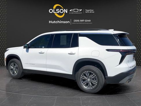 Used 2025 Chevrolet Traverse LT w/ Driver Confidence Package AWD/4WD image 8