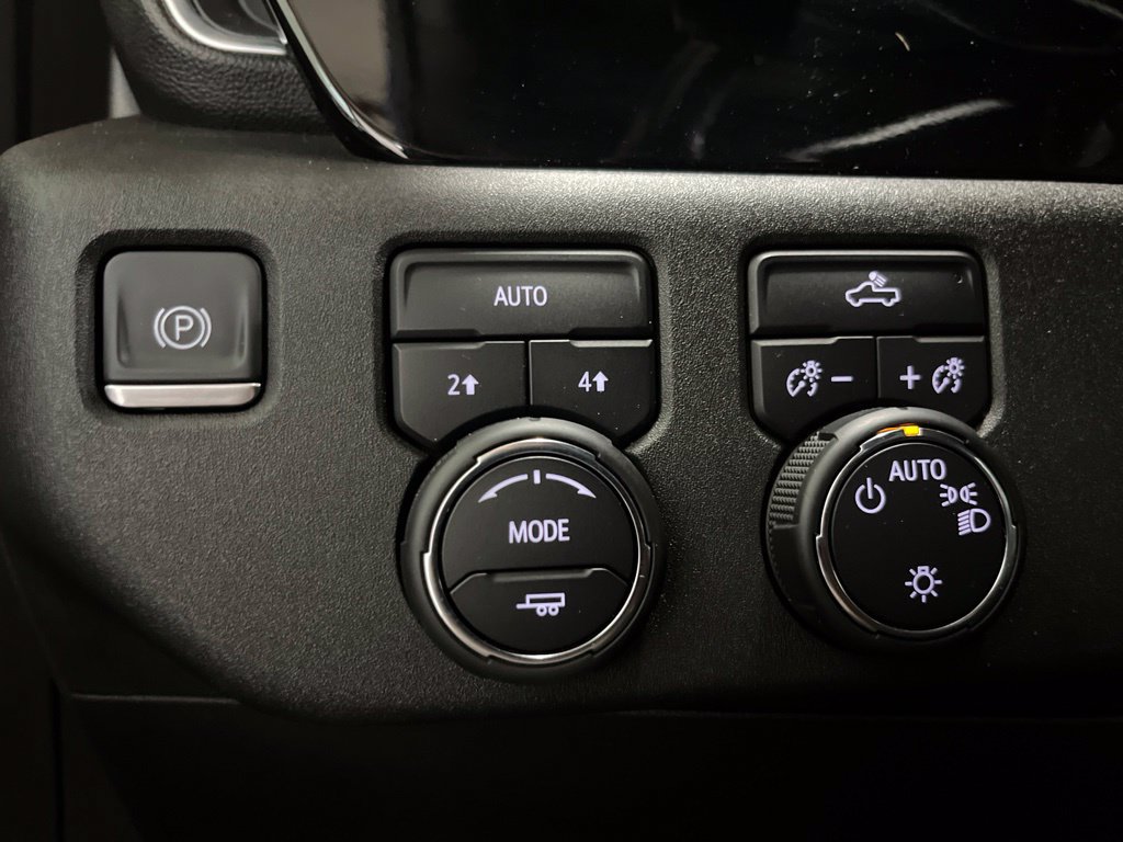 Used 2022 Chevrolet Silverado 1500 LT AWD/4WD image 13