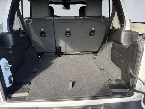 Certified 2025 Jeep Wrangler Willys image 20