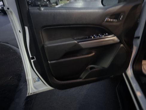 Used 2019 Chevrolet Colorado LT w/ Colorado RST Special Edition image 15