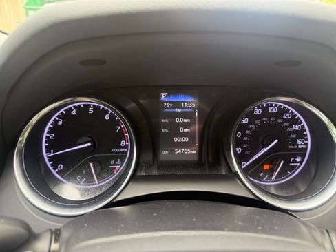 Used 2020 Toyota Camry SE w/ Carpet Mat Package FWD image 9