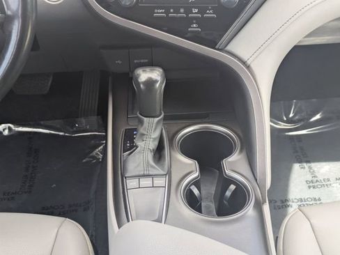 Used 2024 Toyota Camry SE w/ Convenience Package image 18