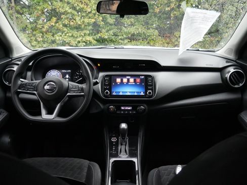 Used 2021 Nissan Kicks SV w/ Exterior Package image 7