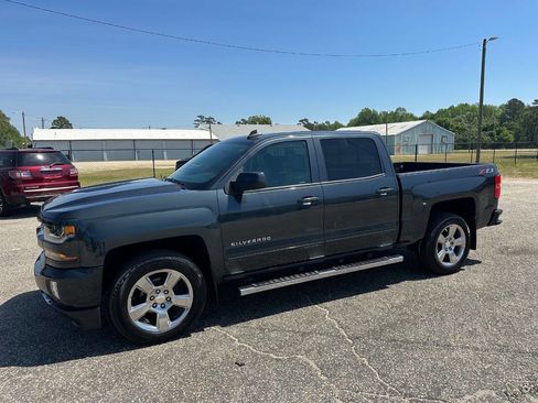 Used 2018 Chevrolet Silverado 1500 LT w/ All Star Edition image 20
