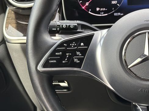 Used 2024 Mercedes-Benz GLC 300 image 12