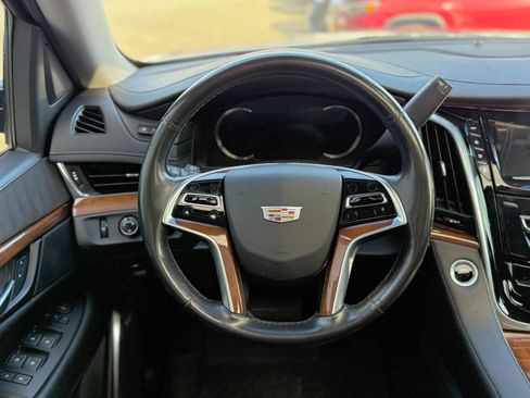 Used 2017 Cadillac Escalade Premium Luxury image 19