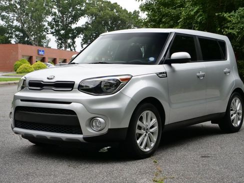Used 2019 Kia Soul + w/ Audio Package image 6