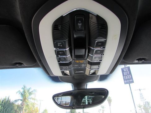 Used 2013 Porsche Cayenne Turbo AWD/4WD image 19
