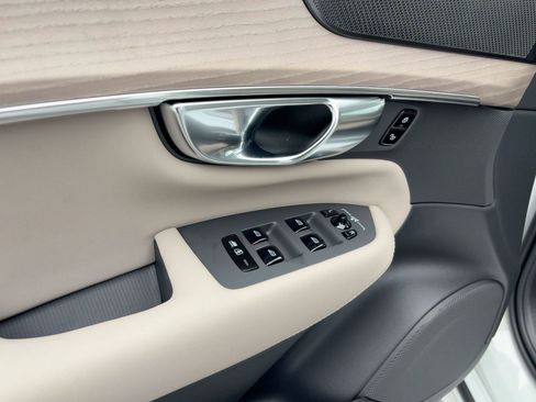 New 2026 Volvo XC90 B6 Ultra image 12