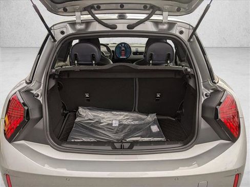 Certified 2025 MINI Cooper 2-Door Hardtop FWD image 6