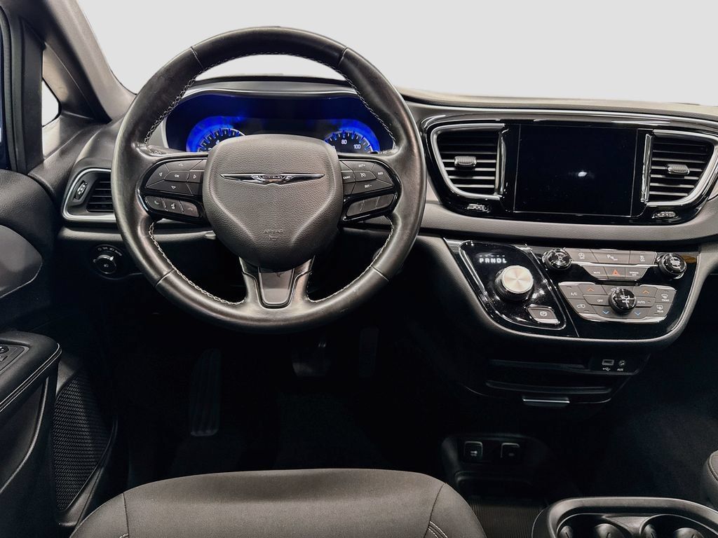Used 2019 Chrysler Pacifica Touring Plus w/ S Appearance Package FWD image 19