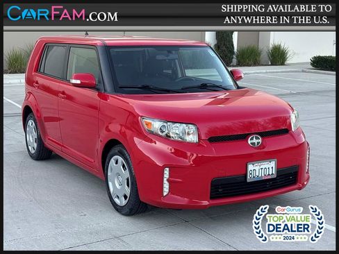 Used 2014 Scion xB image 1