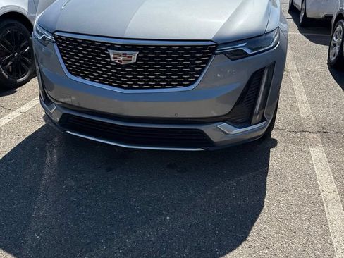 Used 2024 Cadillac XT6 Premium Luxury w/ Technology Package AWD/4WD image 2