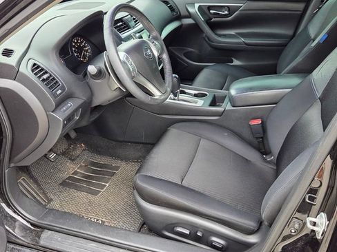 Used 2016 Nissan Altima 2.5 SR w/ LED Appearance Package FWD image 8