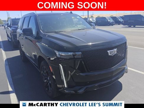 Used 2023 Cadillac Escalade Sport w/ LPO, ONYX Package AWD/4WD image 2