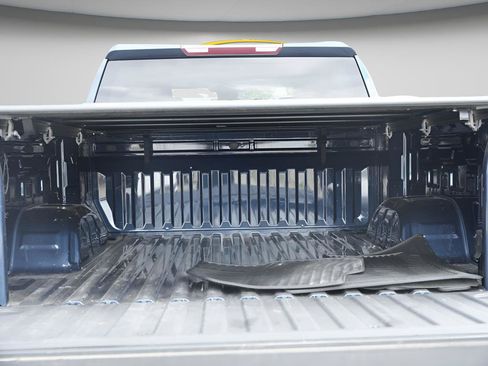 Used 2023 Chevrolet Silverado 1500 LT AWD/4WD image 11