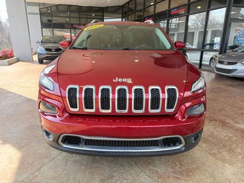 Used 2017 Jeep Cherokee Limited AWD/4WD image 2