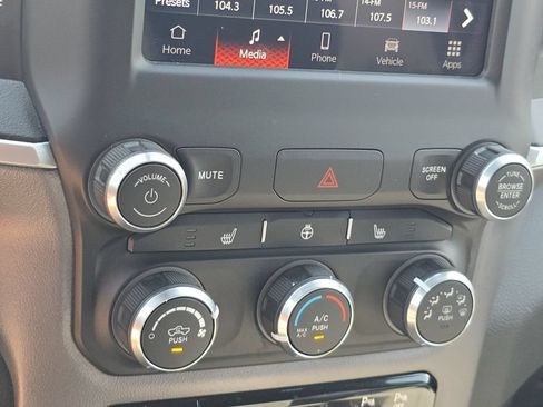 Used 2023 RAM 1500 Big Horn AWD/4WD image 32