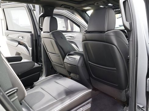 Used 2023 Cadillac Escalade Premium Luxury image 51