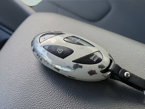 Used 2024 Hyundai Elantra SEL FWD image 33