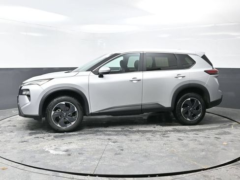 Used 2024 Nissan Rogue SV AWD/4WD image 7