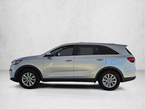 Used 2019 Kia Sorento LX image 8