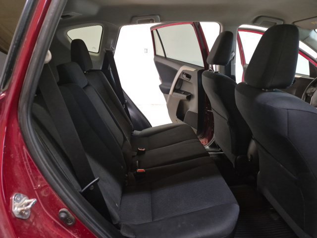 Used 2018 Toyota RAV4 LE FWD image 18