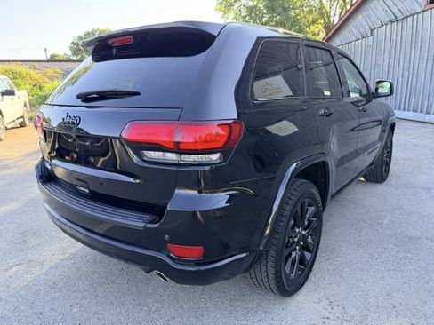 Used 2020 Jeep Grand Cherokee Altitude RWD image 5