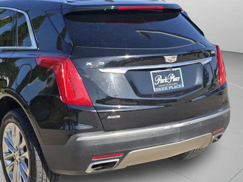 Used 2017 Cadillac XT5 Platinum AWD/4WD image 32