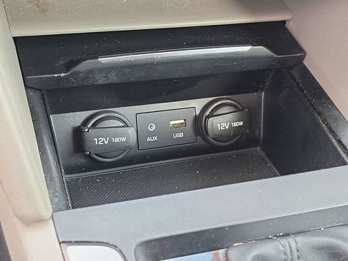 Used 2017 Hyundai Elantra SE FWD image 25