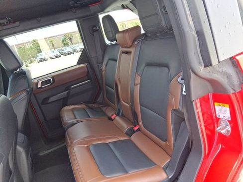 Used 2024 Ford Bronco Outer Banks AWD/4WD image 16