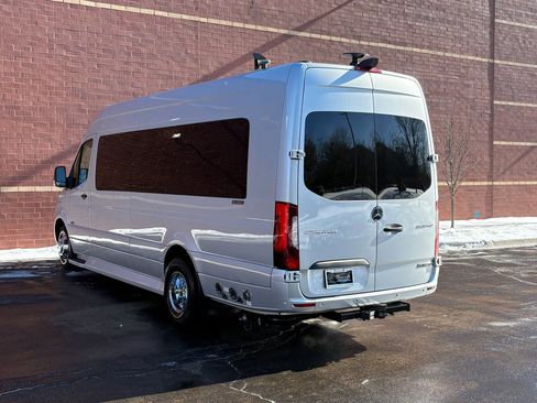 Used 2023 Mercedes-Benz Sprinter 3500 image 22