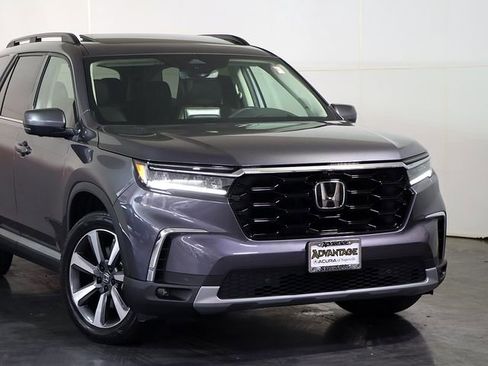 Used 2023 Honda Pilot Elite image 6