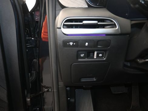 Used 2024 Hyundai Palisade Limited FWD image 12