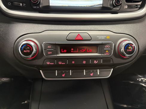 Used 2020 Kia Sorento LX w/ LX I4 Convenience Package AWD/4WD image 16