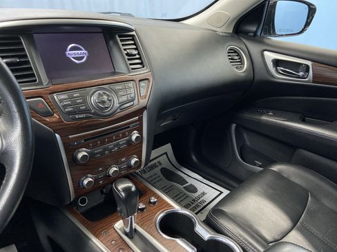 Used 2017 Nissan Pathfinder Platinum w/ Midnight Edition Package image 14