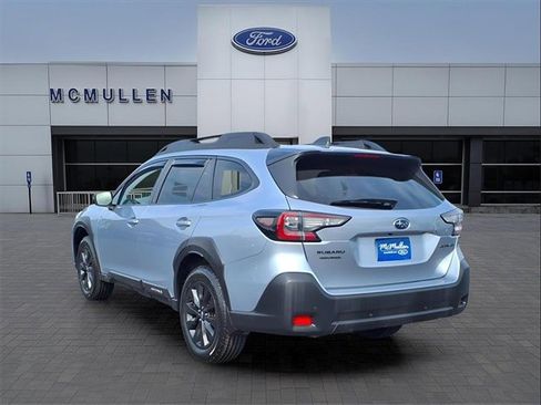 Used 2023 Subaru Outback Onyx Edition image 3