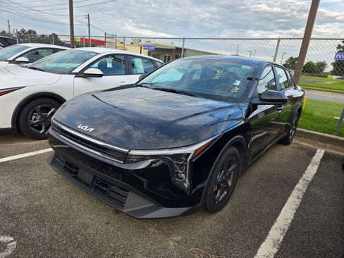 Used 2025 Kia K4 FWD image 3