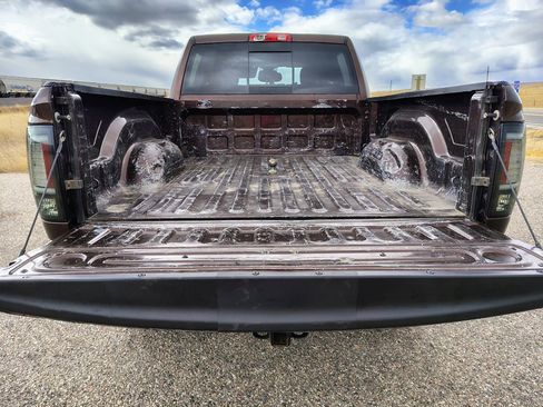 Used 2015 RAM 2500 SLT w/ Cold Weather Group image 5