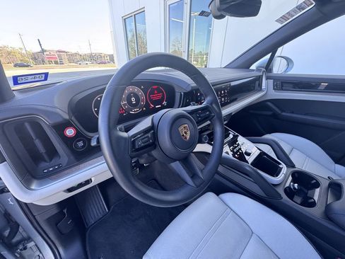Used 2024 Porsche Cayenne S image 13